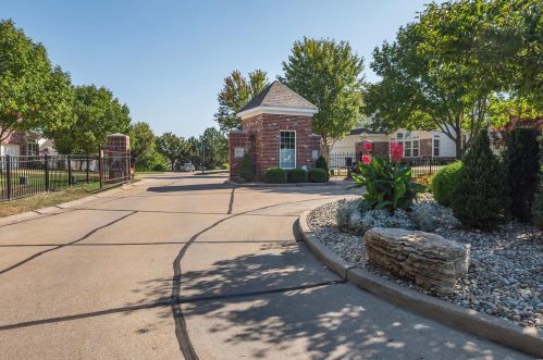 120 River Breeze Way, Saint Louis, MO 63129-4855