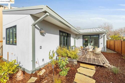 1429 10th St, Berkeley CA 94710-2328 exterior