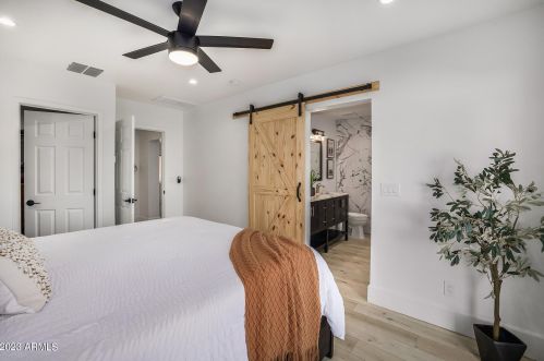 724 Cactus Wren Dr, Phoenix AZ  85021-8626 exterior