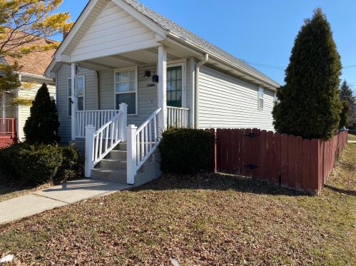 3480 15th Pl, Milwaukee, WI 53215-5032