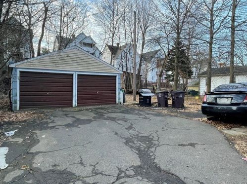 73 Dwight St, New Britain, CT 06051-2314