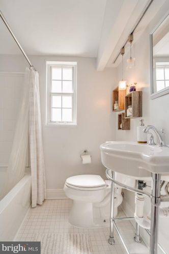 3737 Jason Ave, Alexandria VA 22302-1811 exterior