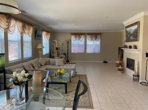 1331 Martin Luther King Jr Dr, Oxnard CA  93030-2575 exterior