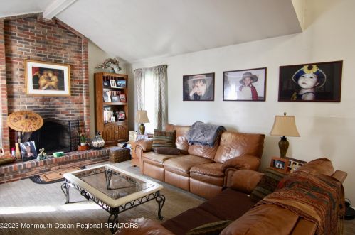 12 Lighthouse Dr, East Freehold NJ 07728-1384 exterior