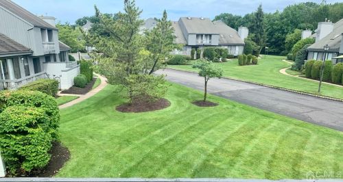 143 Linda Ln, Edison NJ 08820-4509 exterior