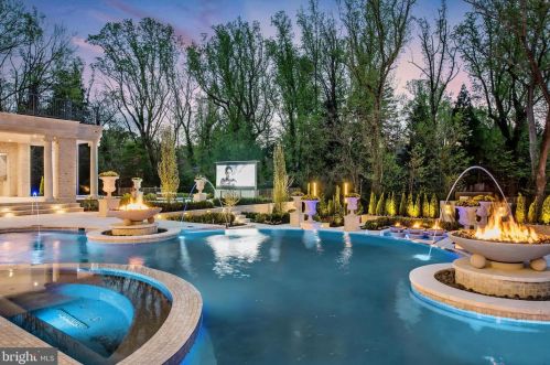 6431 Georgetown Pike, Mc Lean VA 22101-2212 exterior