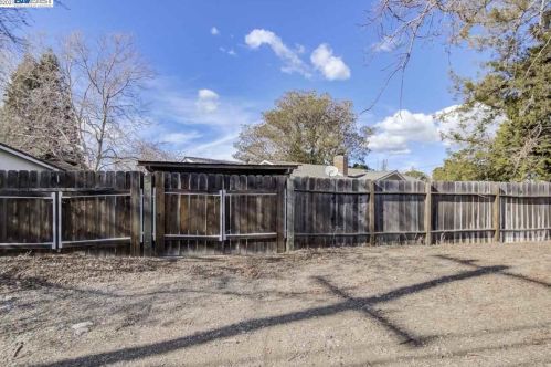 4299 Cherrywood Ct, Concord CA exterior