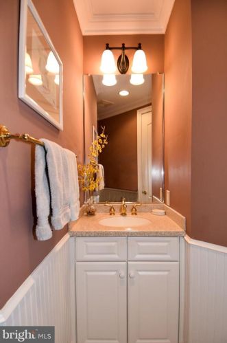 11300 Glen Rd, Rockville MD 20854-1849 exterior