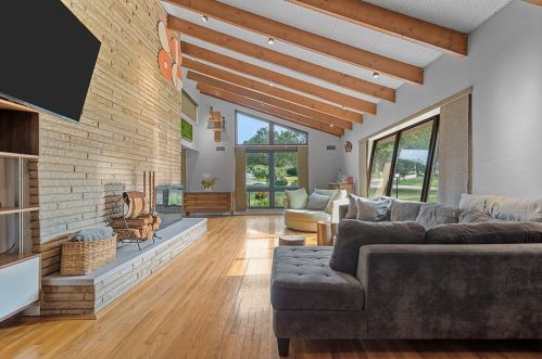 1134 Arrowood Dr, Pittsburgh PA 15243-1802 exterior