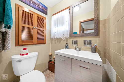 7153 72 St, Chicago IL 60629-3505 exterior