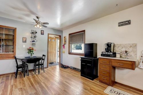 9438 Montana Ave, Milwaukee WI 53227-3324 exterior