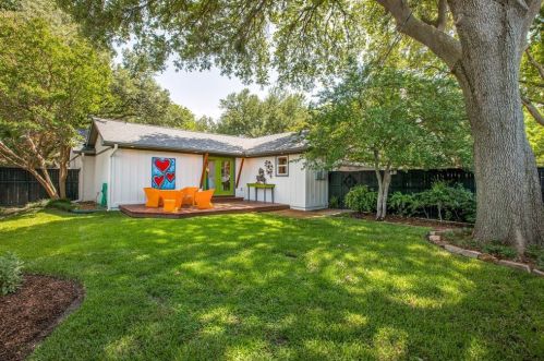 10425 Clary Dr, Dallas TX  75218-1110 exterior