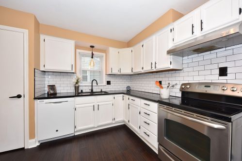 8006 Lisbon Ave, Milwaukee WI 53208-2052 exterior