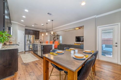 10029 Aly May Dr, Austin TX 78748-1408 exterior