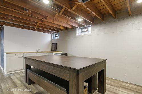 4542 Reserve Ave, Chicago IL 60656-2400 exterior