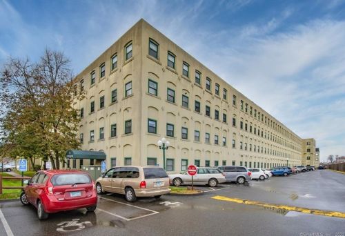 129 Judd Sq, Wallingford, CT 06492