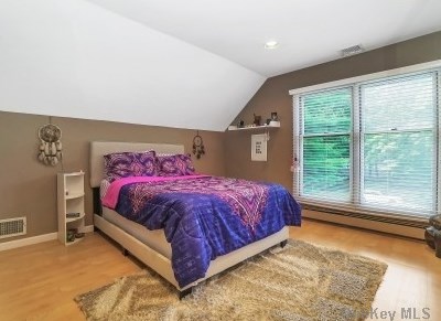 8 White Spruce Cir, Commack NY 11725-4323 exterior