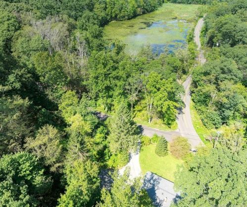 1 Hidden Lk Ct, Ridgefield CT 06877-2310 exterior