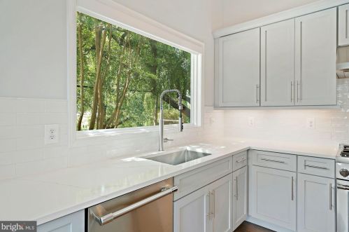 6543 Chesterfield Ave, Mc Lean VA  22101-5231 exterior