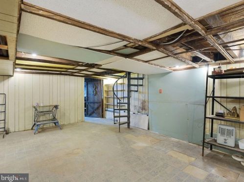 29 Macdade Blvd, Manor PA 19036-2406 exterior