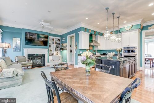 12561 Ansin Cir Dr, Rockville MD 20854-6912 exterior