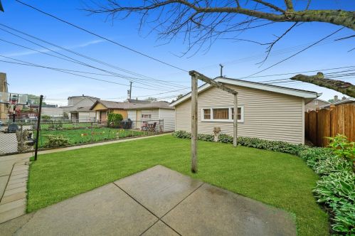 6116 Kolin Ave, Chicago IL 60629-5202 exterior