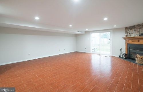 8122 Dorcas St, Philadelphia PA 19111-4112 exterior