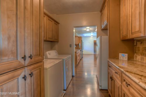 201 Irving Ave, Tucson AZ 85711-6239 exterior