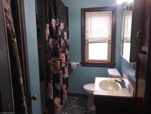 201 6 Ave, Princeton MN 55371-1111 exterior