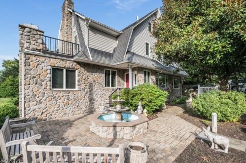 1 Park Dr, Nutley, NJ 07110-2722