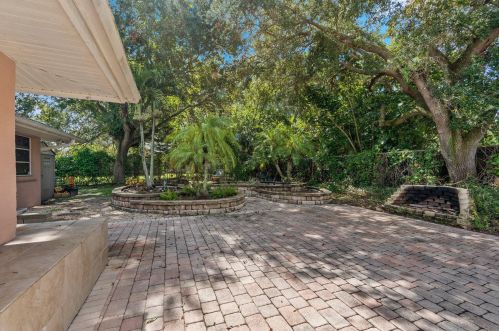 1718 Ocean Cove Ave, Fort Pierce FL  34953-2450 exterior