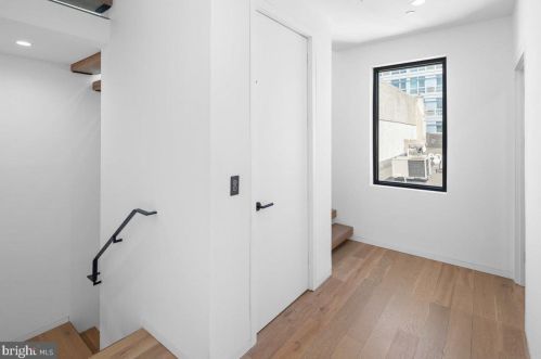 1355 Kater St, Philadelphia PA 19147-1817 exterior