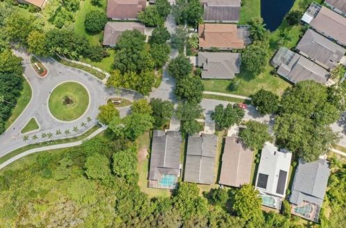 10124 Arbor Run Dr, Tampa FL  33647-2902 exterior