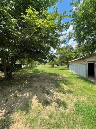 2513 Loy Lk Rd, Denison TX 75020-7144 exterior