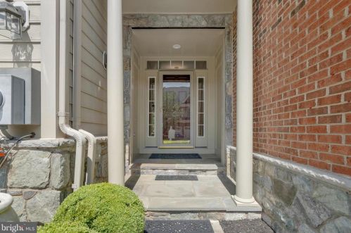 43662 Palmetto Dunes Ter, Leesburg, VA 20176-8480