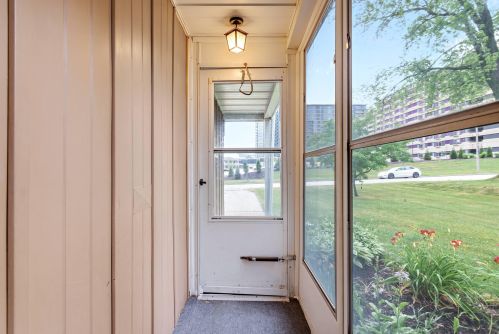 525 103, Milwaukee WI 53226-4315 exterior