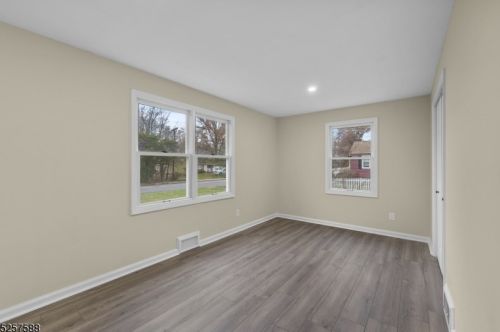 114 Woodlawn Ave, Bridgewater NJ 08807-2031 exterior