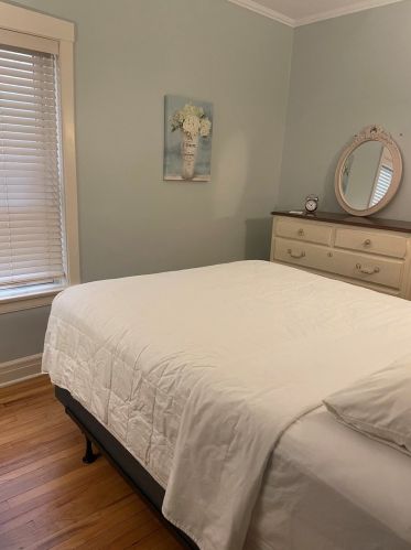 2243 Winnemac Ave, Chicago IL 60625-1818 exterior