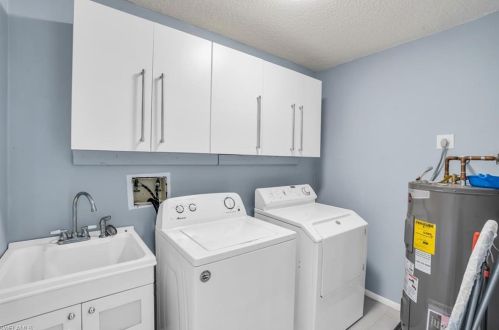 155 Old Tamiami Trl, Naples FL 34110-1170 exterior