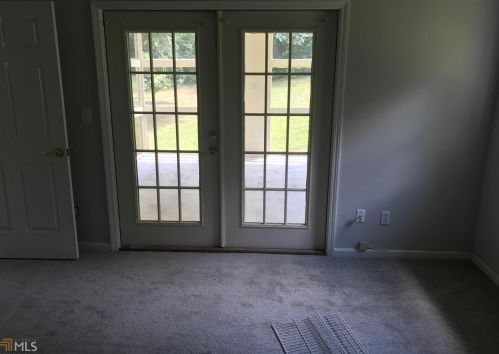 6689 Jojanne Ln, Lithonia GA 30038-3130 exterior