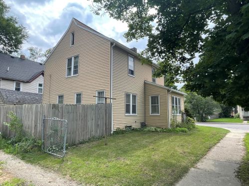 1103 Stockbridge Ave, Kalamazoo, MI 49001-3876