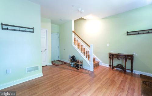 206 Admirals Way, Philadelphia PA 19146-5213 exterior