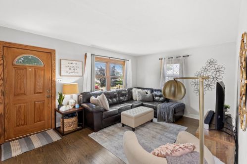 4732 26th St, Milwaukee, WI 53221-2936