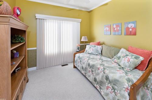 33654 Lotties Dr, New Baltimore MI 48047-2378 exterior