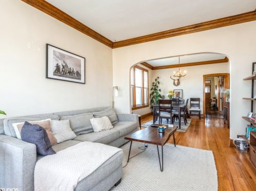 5713 Giddings St, Chicago IL 60630-3106 exterior