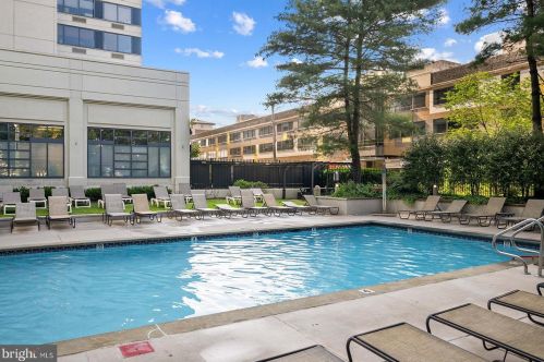 2001 Hamilton St, Philadelphia PA  19130-4298 exterior