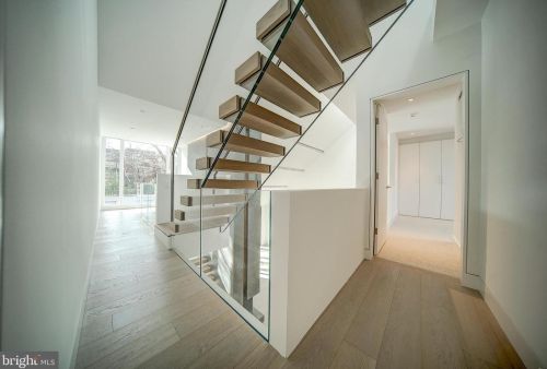 110 Delancey St, Philadelphia PA 19103-6409 exterior