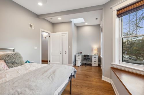 2037 Sawyer Ave, Chicago IL 60647-2703 exterior