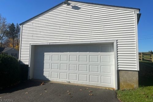 31 High St, Andover, NJ 07821-4503