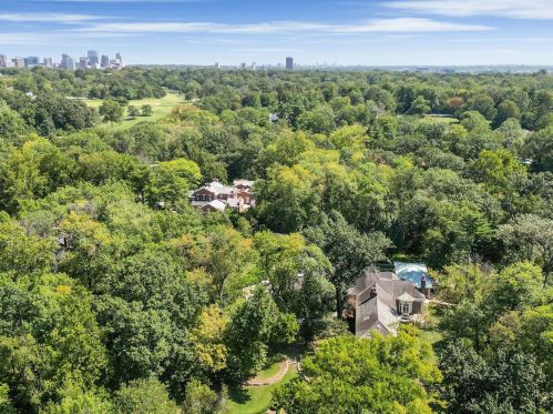 14 Overhills Dr, Saint Louis MO 63124-1532 exterior